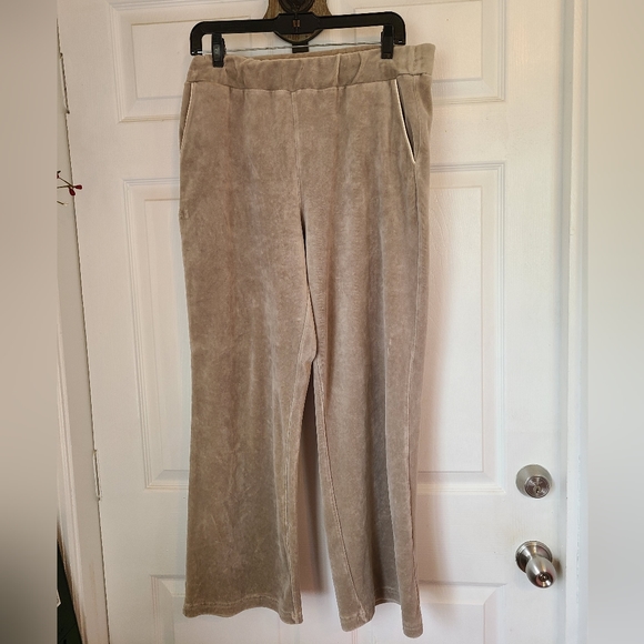 Ralph Lauren Lauren Women's Flare Leg Trousers, Size: Large Color: Tan - Picture 2 of 15